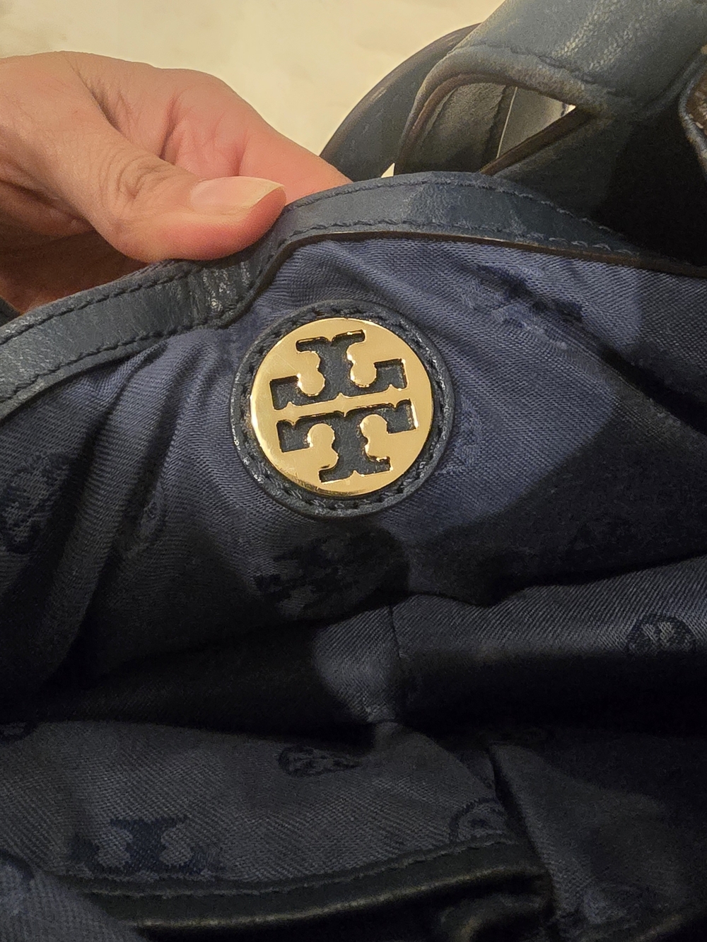 Tory Burch Navy Leather Tote with Gold Logo Snap - Picture 11 of 11